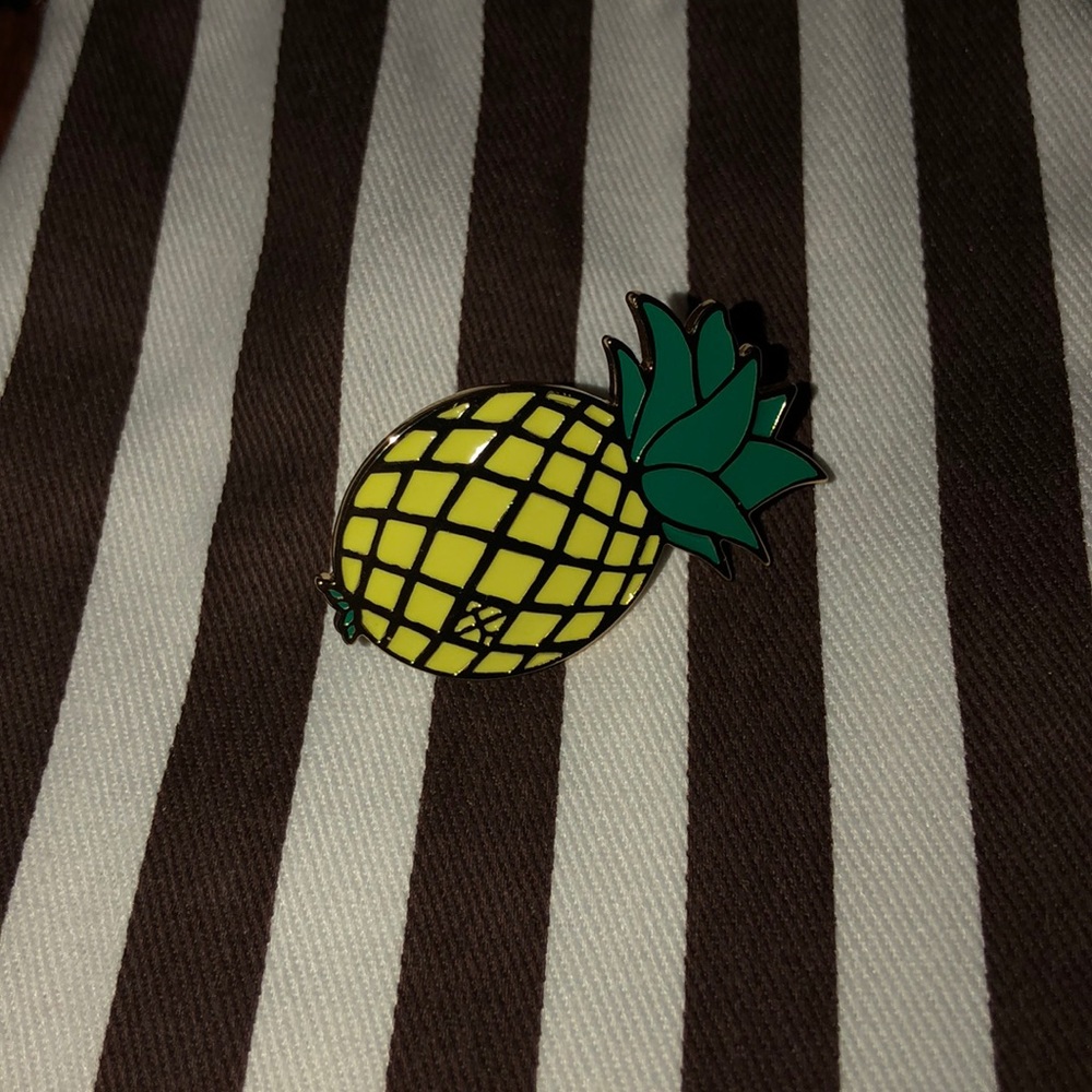 Henri Bendel Pineapple Pin 🍍